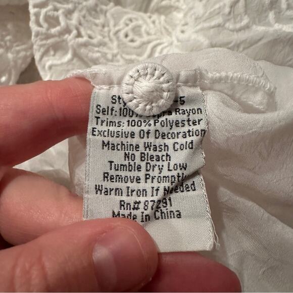 Johnny Was White Silky‎ Embroidered 1/4 Button Short Sleeve Tunic Top Sz XS - Picture 6 of 9